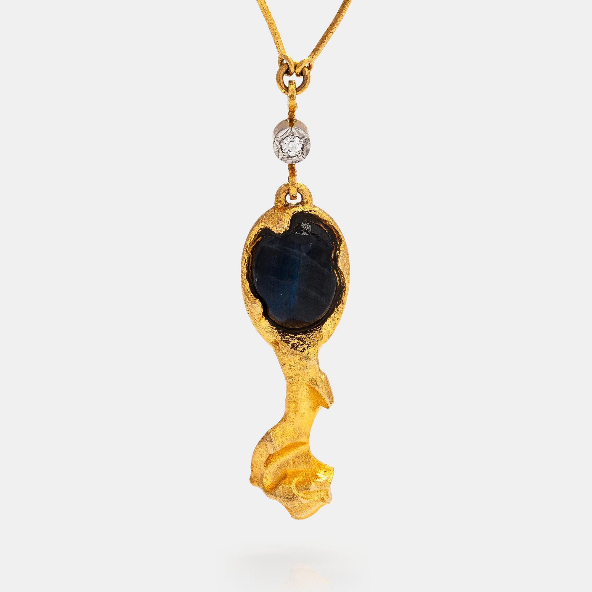 Björn Weckström, Halsband "Hindam", 18K guld, spektrolit och 8/8-slipad diamant ca 0.02 ct. Lapponia 1975.