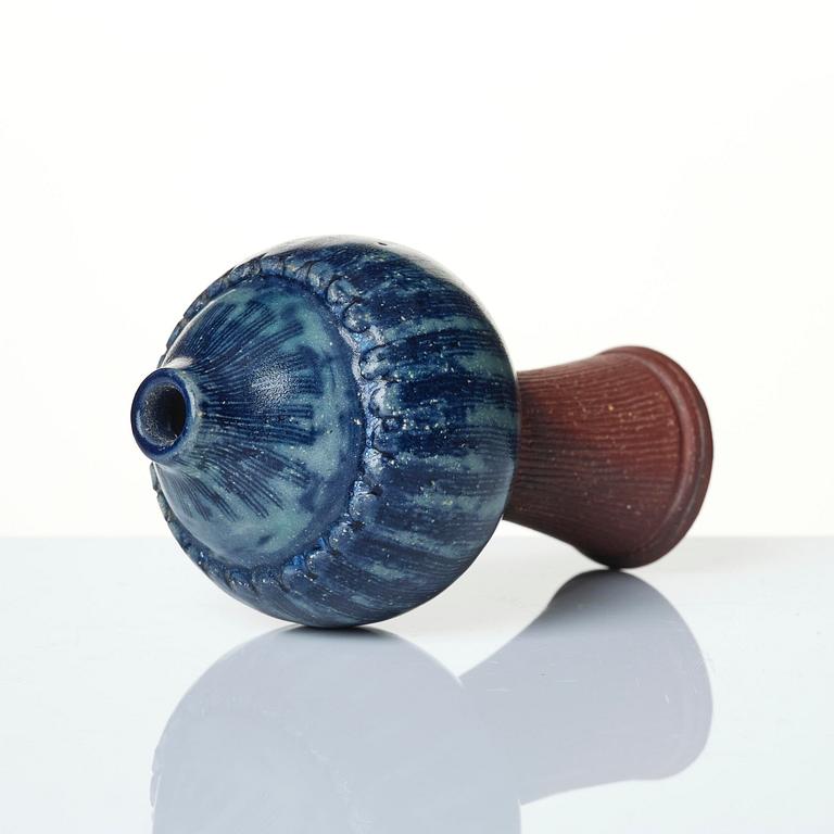 Wilhelm Kåge, a Farsta Spirea stoneware vase, Gustavsberg Studio 1950s.