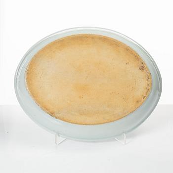 Form och stekfat, porslin, Kina, Qingdynastin, omkring 1800.