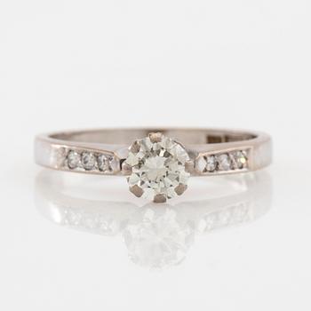 Ring 18K white gold set with round brilliant-cut diamonds, Ahlen & Samuelson Stockholm 1974.