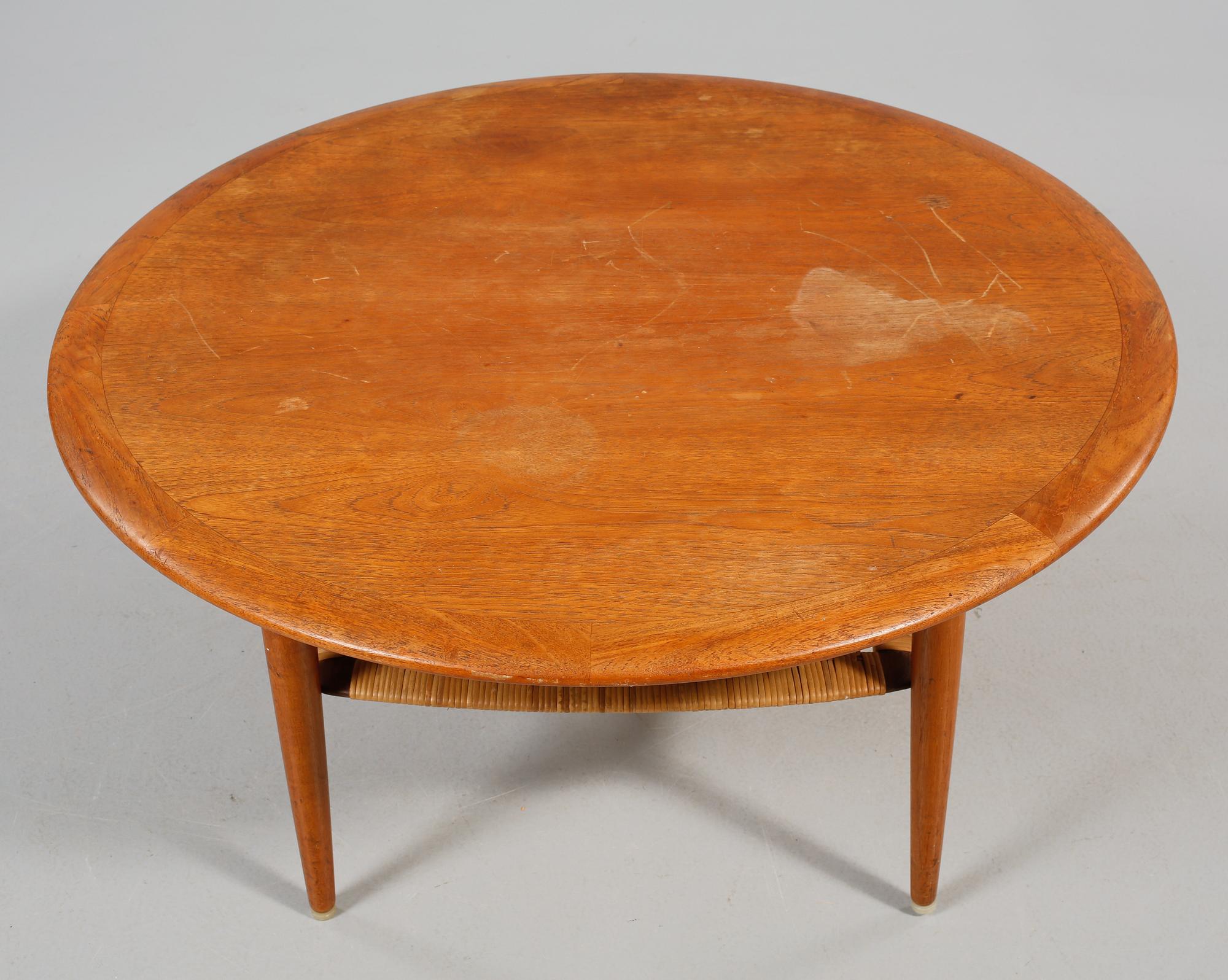 SOFFBORD, möjligen Johannes Andersen, CFC Silkeborg, Danmark, 1900-talets mitt.