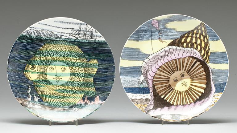 TALLRIKAR, 2 st, porslin, Piero Fornasetti, Milano, Italien.