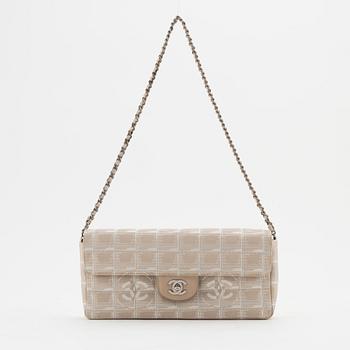 Chanel, väska, "East West flap bag". 2000-2002.