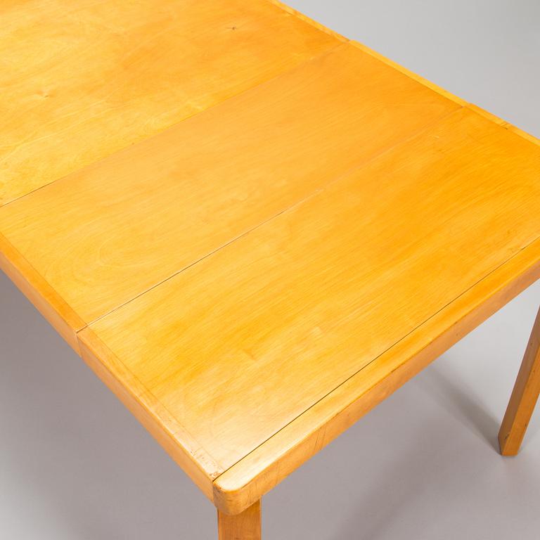 Aino Aalto, a mid-20th century '95 A' dining table for för O.Y. Huonekalu-ja Rakennustyötehdas A.B.