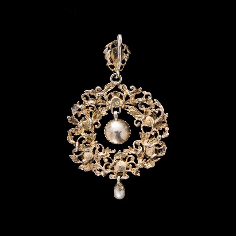 HALSSMYCKE, silver. 1900-talets första hälft. Vikt ca 4,5 gram.