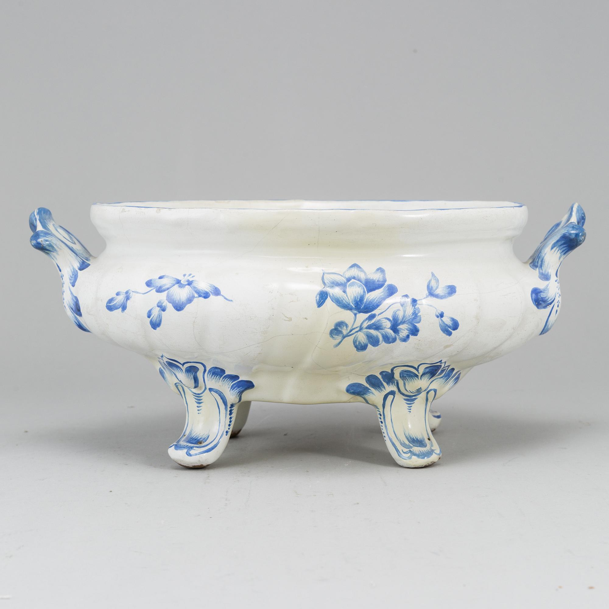 A Swedish Marieberg tureen, 18th Century.