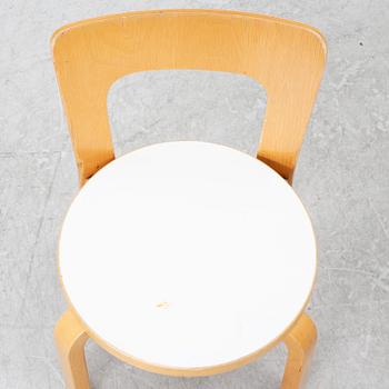 Alvar Aalto, a pair of model N65 children's chairs, Finland, later part of the 20th century.