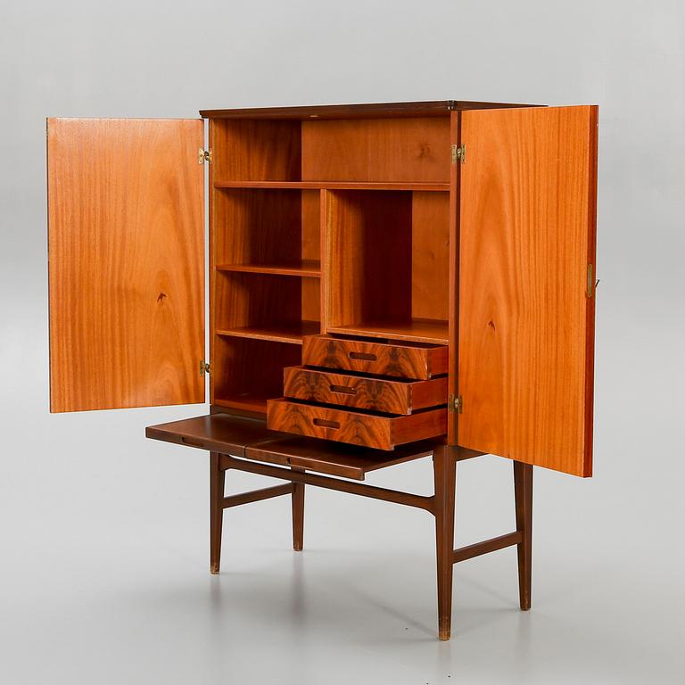 Cabinet / Bar cabinet, Abrahamssons Möbelfabrik, Taberg, Cabinet no. 345, 1950s.