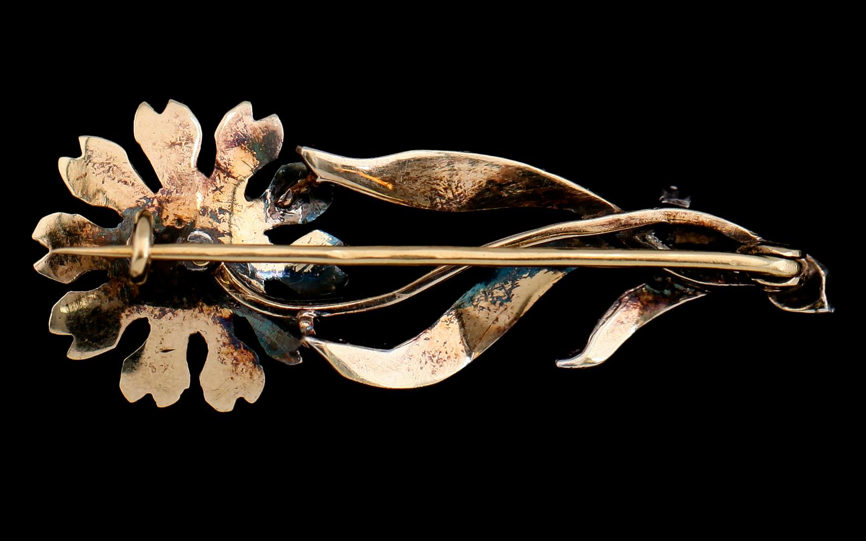 BROSCH, silver och rosenslipade diamanter. Total vikt ca 7 g.