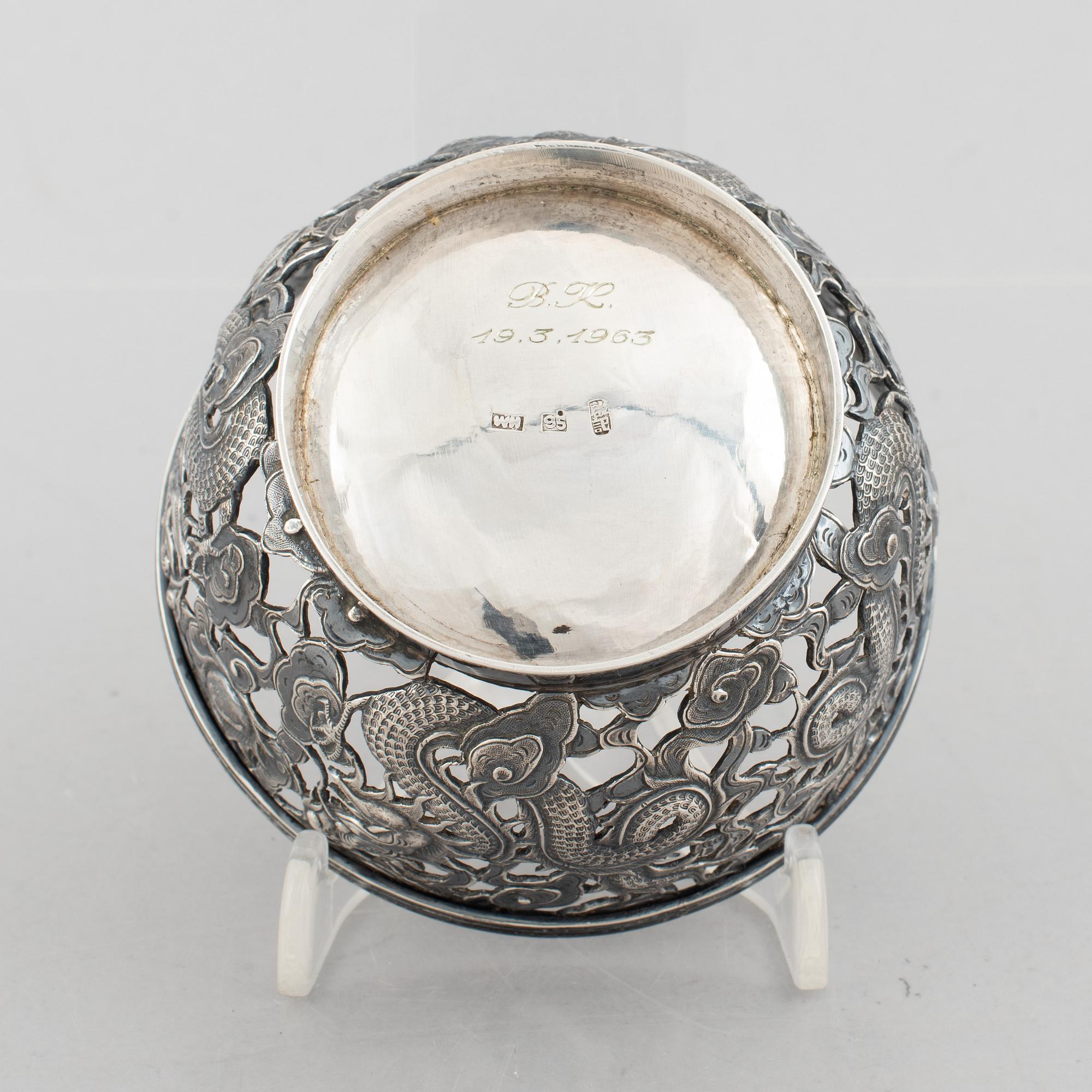 A silver bowl, Wang Hing & Co, China, early 20th Century.