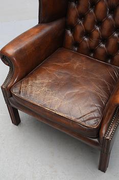 FÅTÖLJ, Chesterfield-modell, 1900-talets andra hälft.