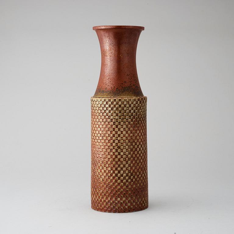 A Stig Lindberg stoneware vase, Gustavsberg Studio 1963.