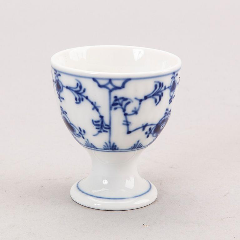 A 24 pcs Musselmalet service from Royal Copenhagen Denmark porcelain first half of the 20th century.