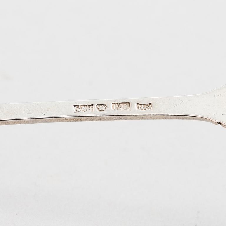 GUSTAF ADOLF BJÖRKLUND, Strösked, gräddsnäcka och skedar, silver, totalt 18 delar, Joensuu, Finland 1870.