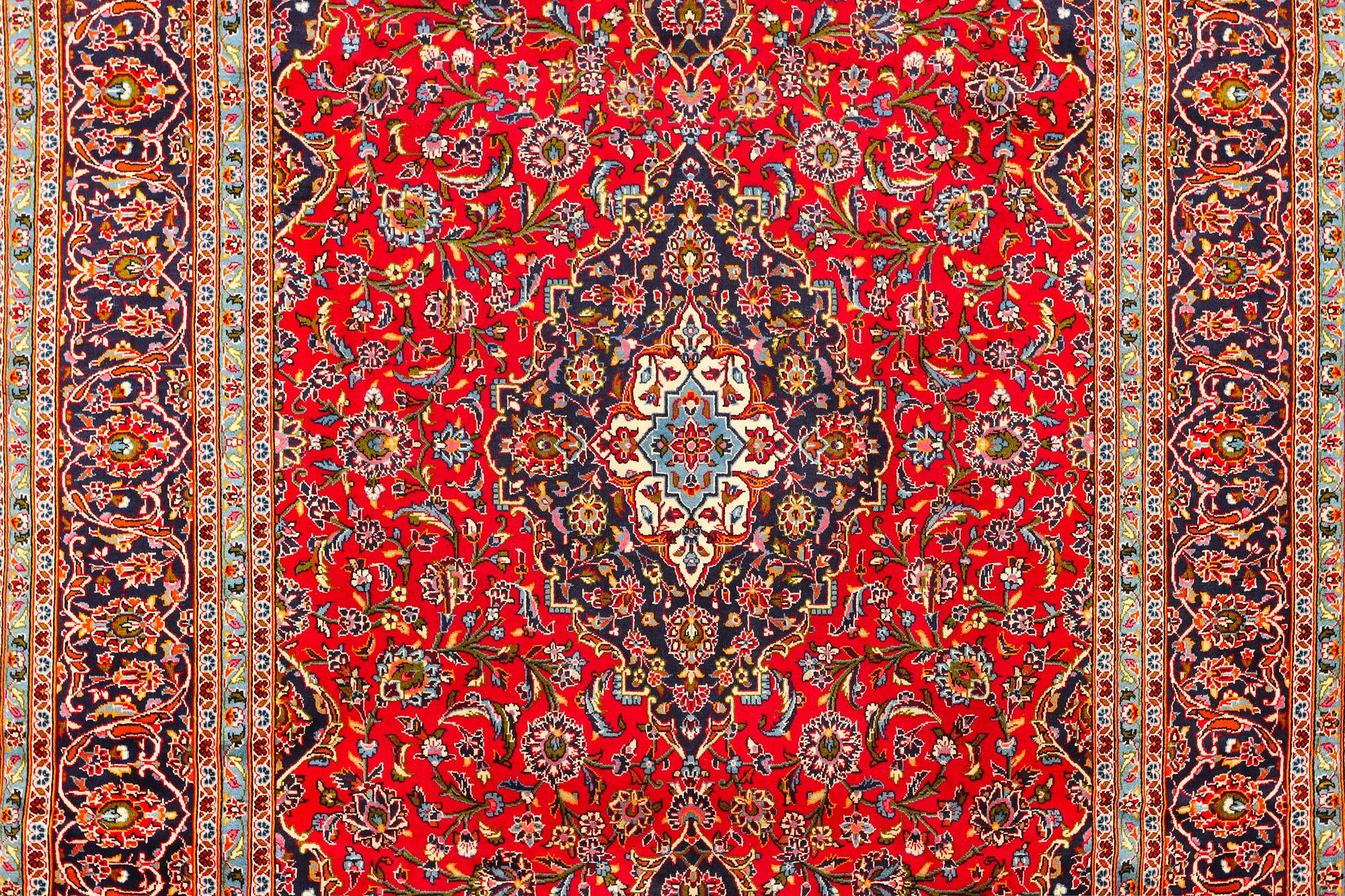 Matta, Keshan, ca 365 x 238 cm.