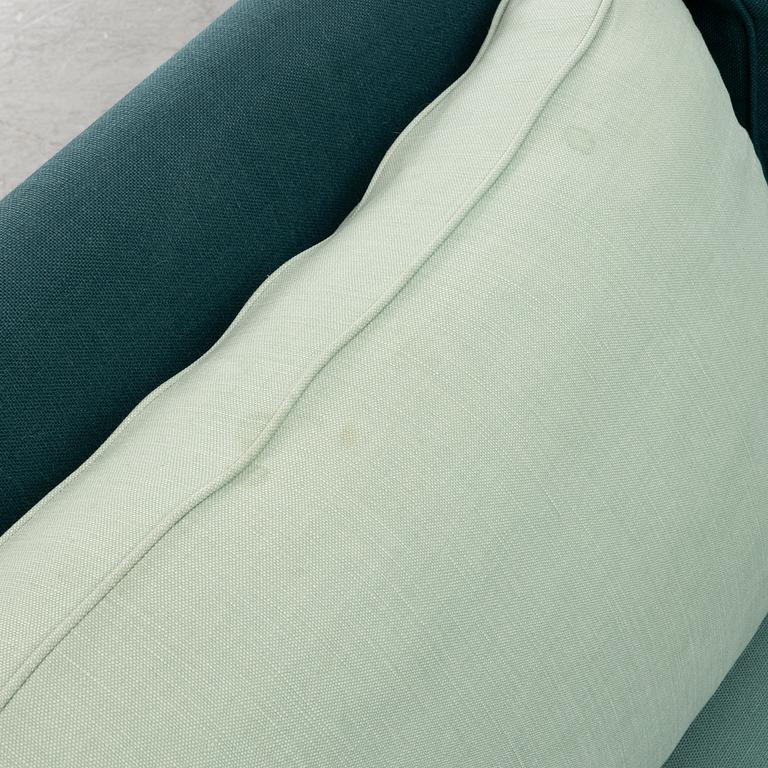 Josef Frank, a model 3031 sofa, Firma Svenskt Tenn, 2020.