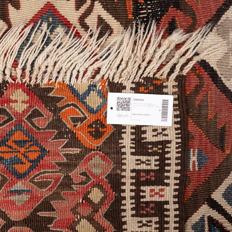 Matto, a kilim, an antique Anatolian probably, ca 297-315 x 247-253,5 cm.