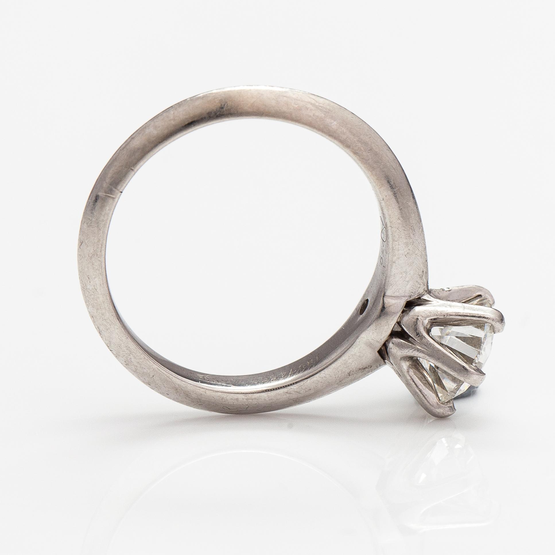Tiffany & Co, Ring, platina och diamant ca 1.08 ct. Märkt Tiffany & Co, 18974568.