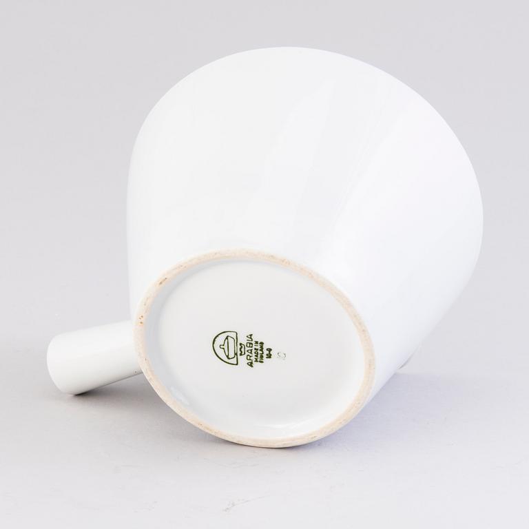 KAJ FRANCK, A 67-piece SET OF KILTA / TEEMA FAYENCE / PORCELAIN by Arabia.