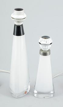BORDSLAMPOR, 2 st, glas, Carl Fagerlund Orrefors. 1900-talets andra hälft.