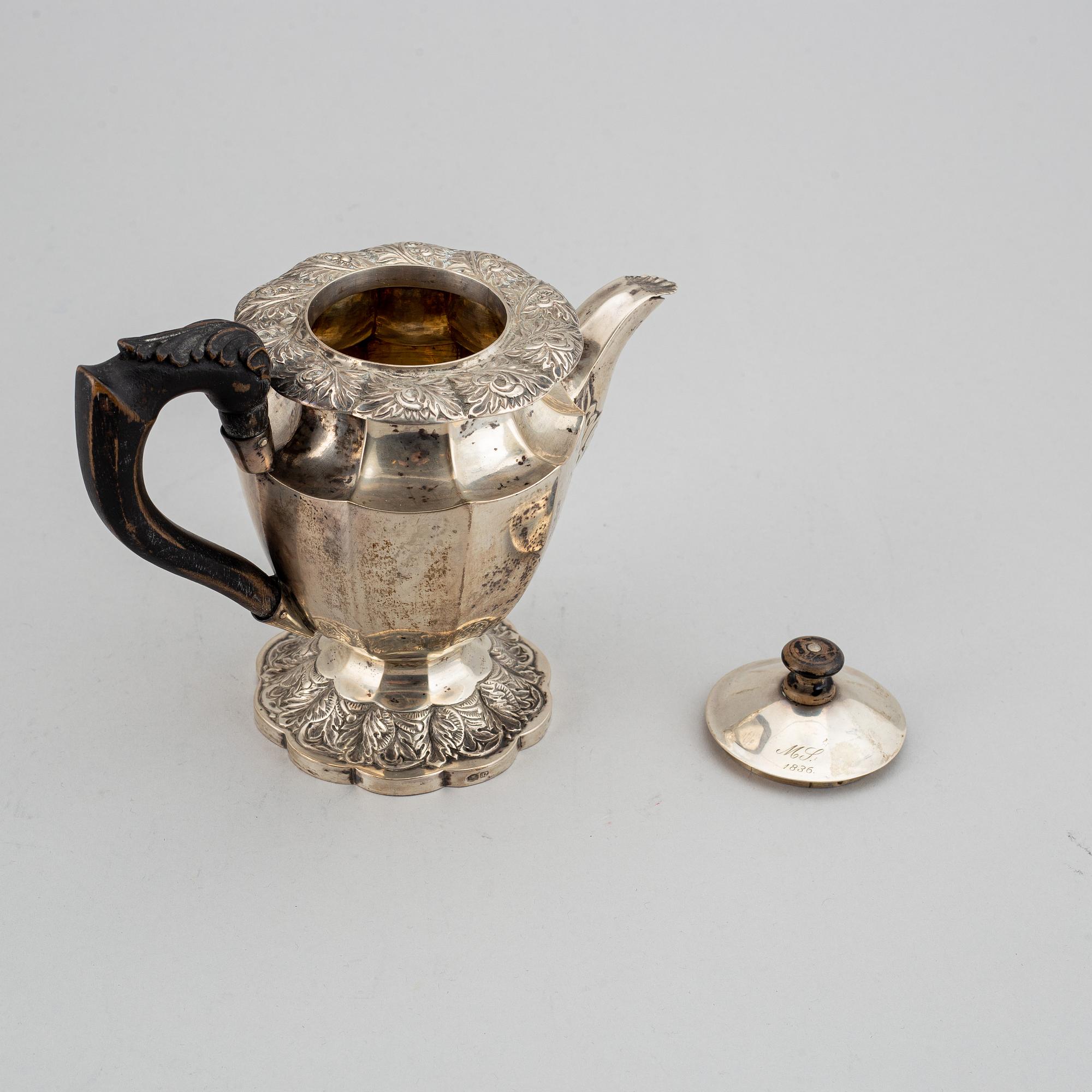 TEKANNA, Silver.