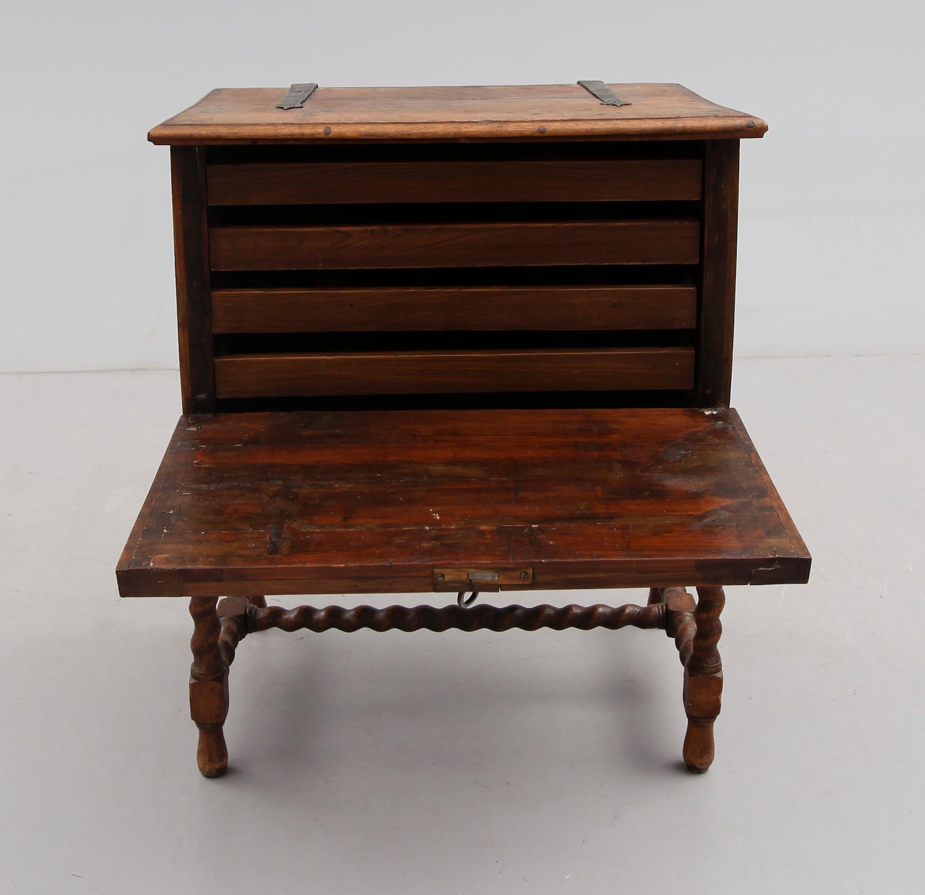 BESTICKSCHATULL,  troligen 1700-tal.