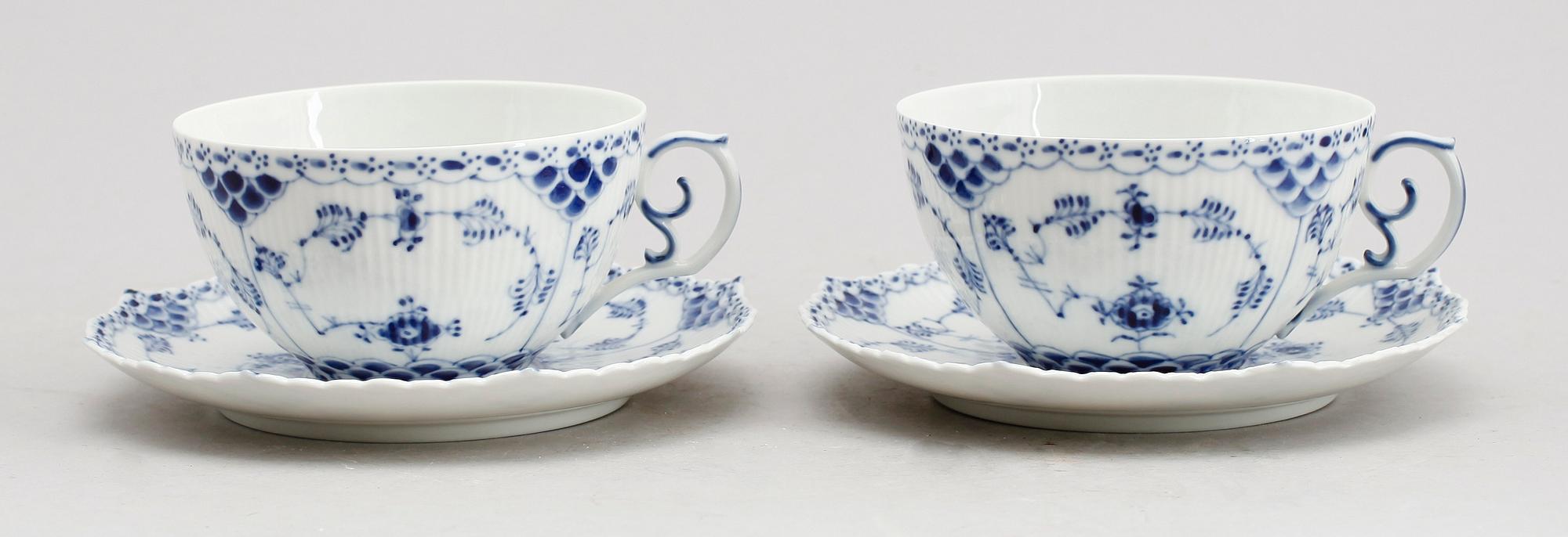 TEKOPPAR MED FAT, 12 st, porslin, Royal Copenhagen.