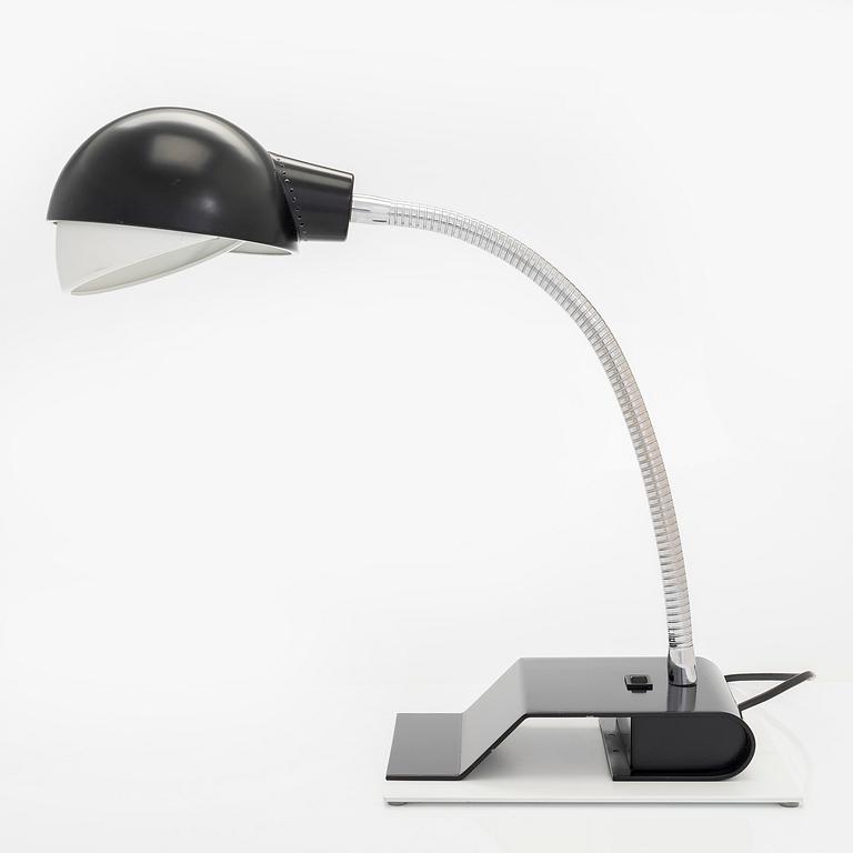 Alvar Aalto, a late 20th century 'A703' table light for Artek.