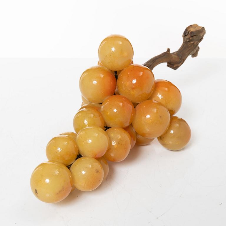 Druvklase, alabaster, trä, Italien, 1900-talets mitt.