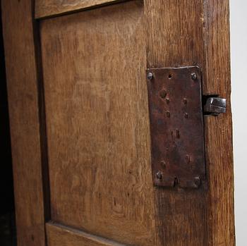 SKÅP, renässansstil, delvis 1700-tal.