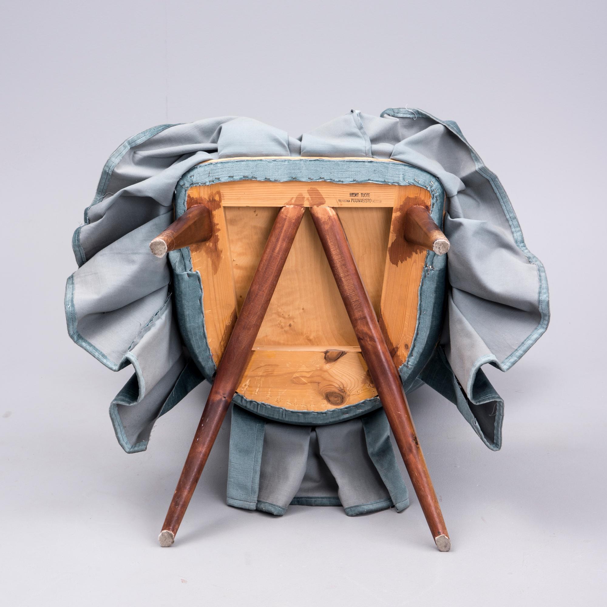 FÅTÖLJER, ett par, Hiort af Ornäs, Puunveisto, Helsingfors 1950-tal.