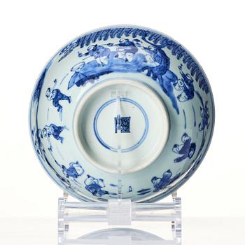 A blue and white 'boys' bowl, Qing dynasty, Kangxi (1662-1722).