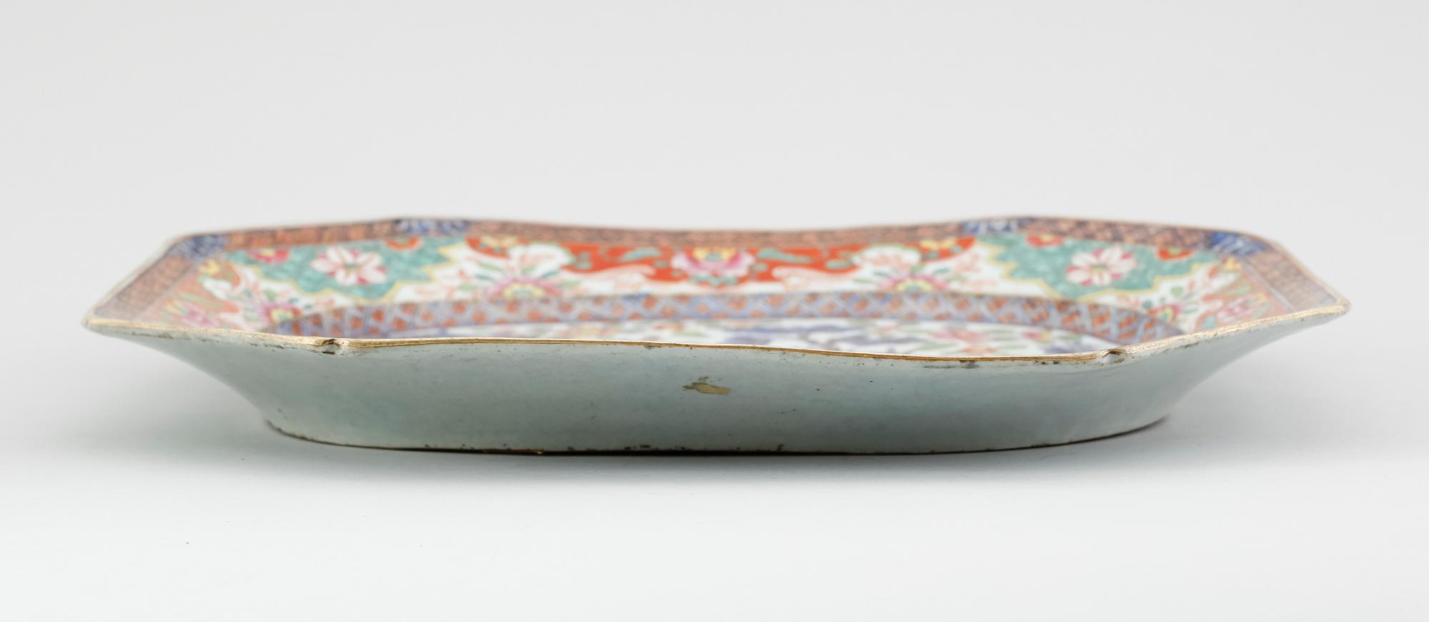 STEKFAT, porslin, Kina, Qianlong (1736-1795).