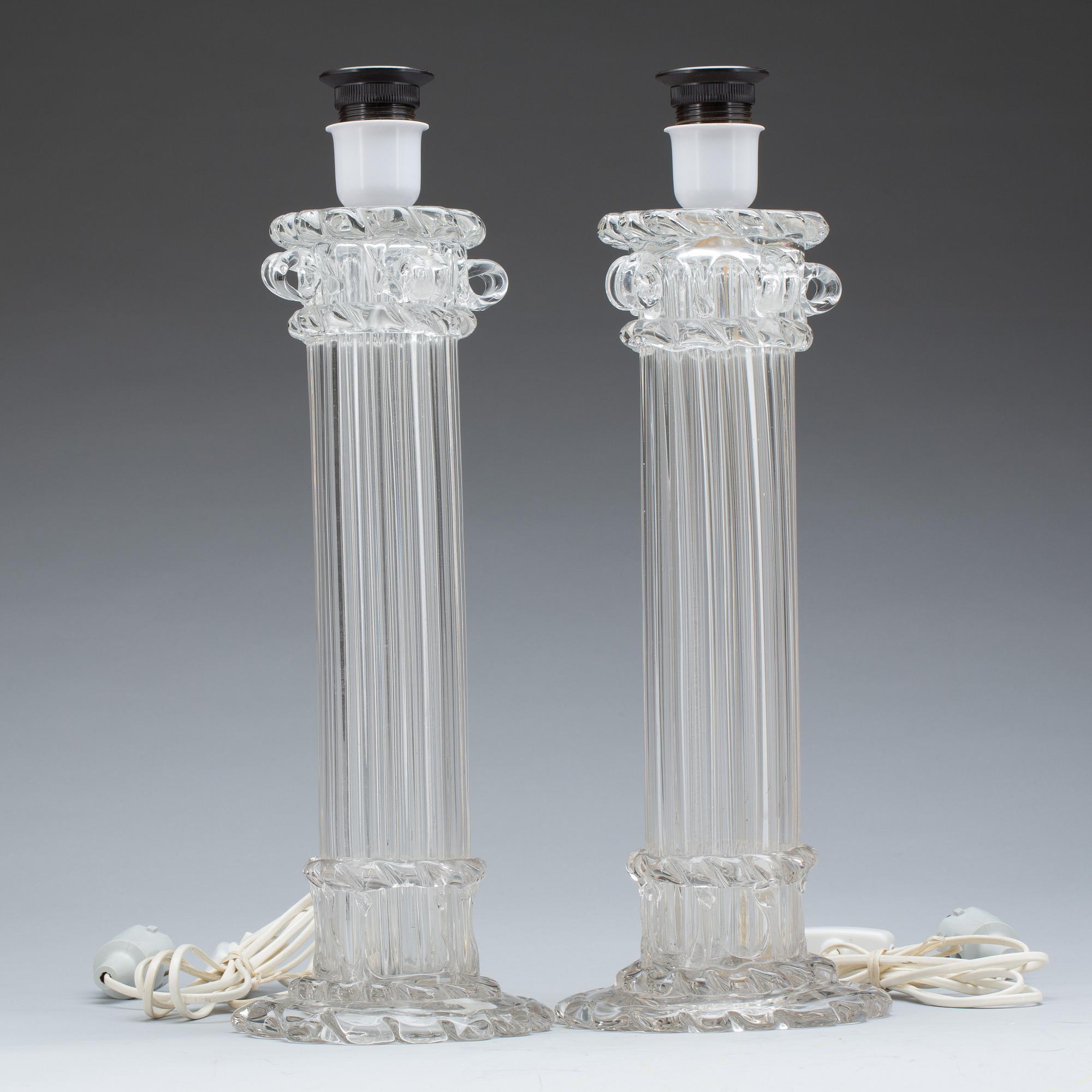 BORDSLAMPOR, ett par, glas, NK Inredningar, 1900-talets senare hälft.