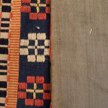 VÄGGBONADER, 2 st Allmoge, Skåne 1800-talets slut. Ca 190 x 71 resp 205 x 59 cm.