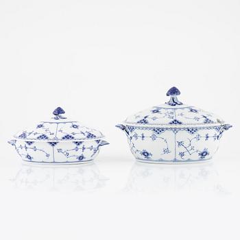39 porcelain pieces of a 'Musselmalet' service, Royal Copenhagen, Denmark.