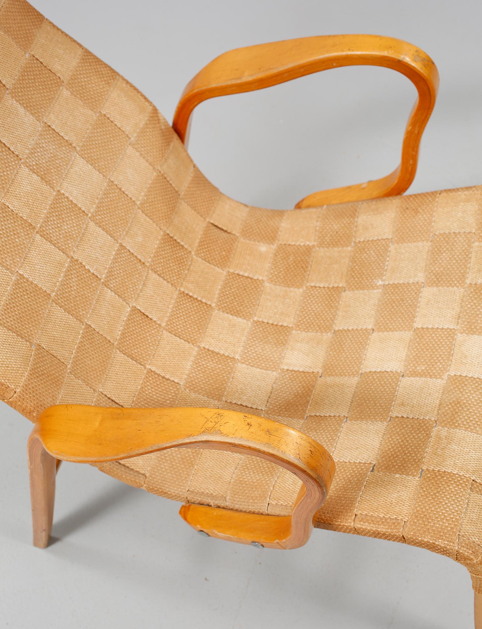 KARMFÅTÖLJ, omkring 1900-talets mitt.