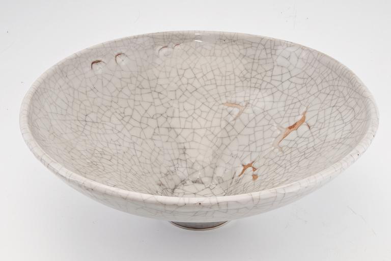 Toini Muona, A CERAMIC DISH.