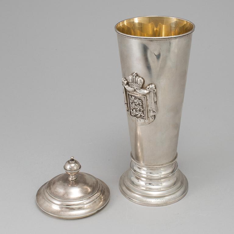 A Russian late 19th century parcel-gilt cup and cover, mark of Alexander B Ljubawin, St. Petersburg 1896.