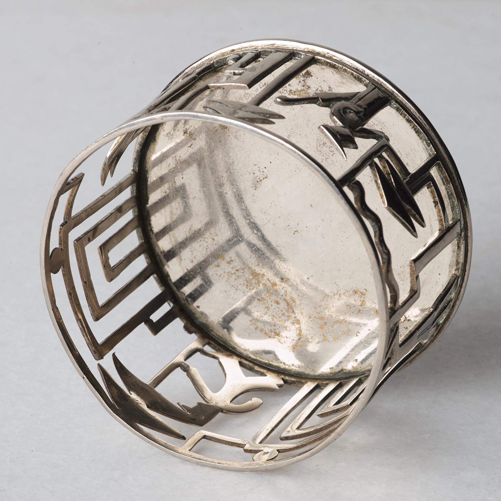 Werkstätte Hagenauer, a white metal coaster, Vienna.