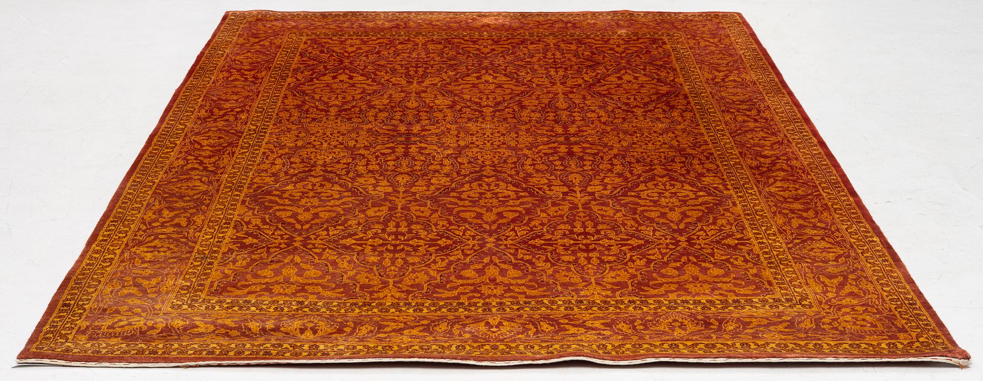 A carpet from Northern India / Pakistan, c, 290 x 200 cm.
