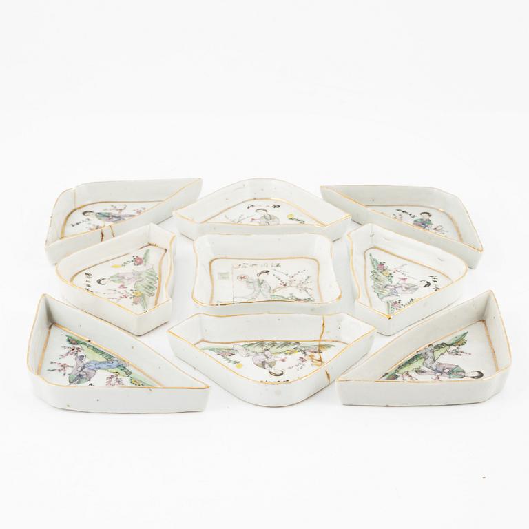 Cabaret, nio delar, porslin. Kina, tidigt 1900-tal.