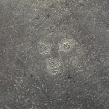 TENNFAT, 3 st. Otydliga stämplar, troligen Tyskland, 1700-tal/1800-talets början.