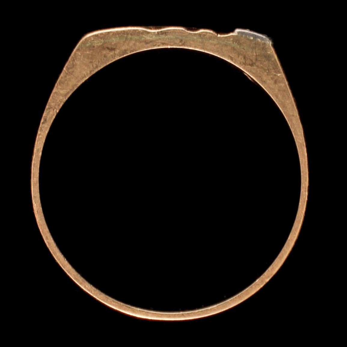 RING, 18k guld med 3 briljantslipade diamanter tot 0.07 ct, Alton, Falköping, 1992. Vikt 13 g.