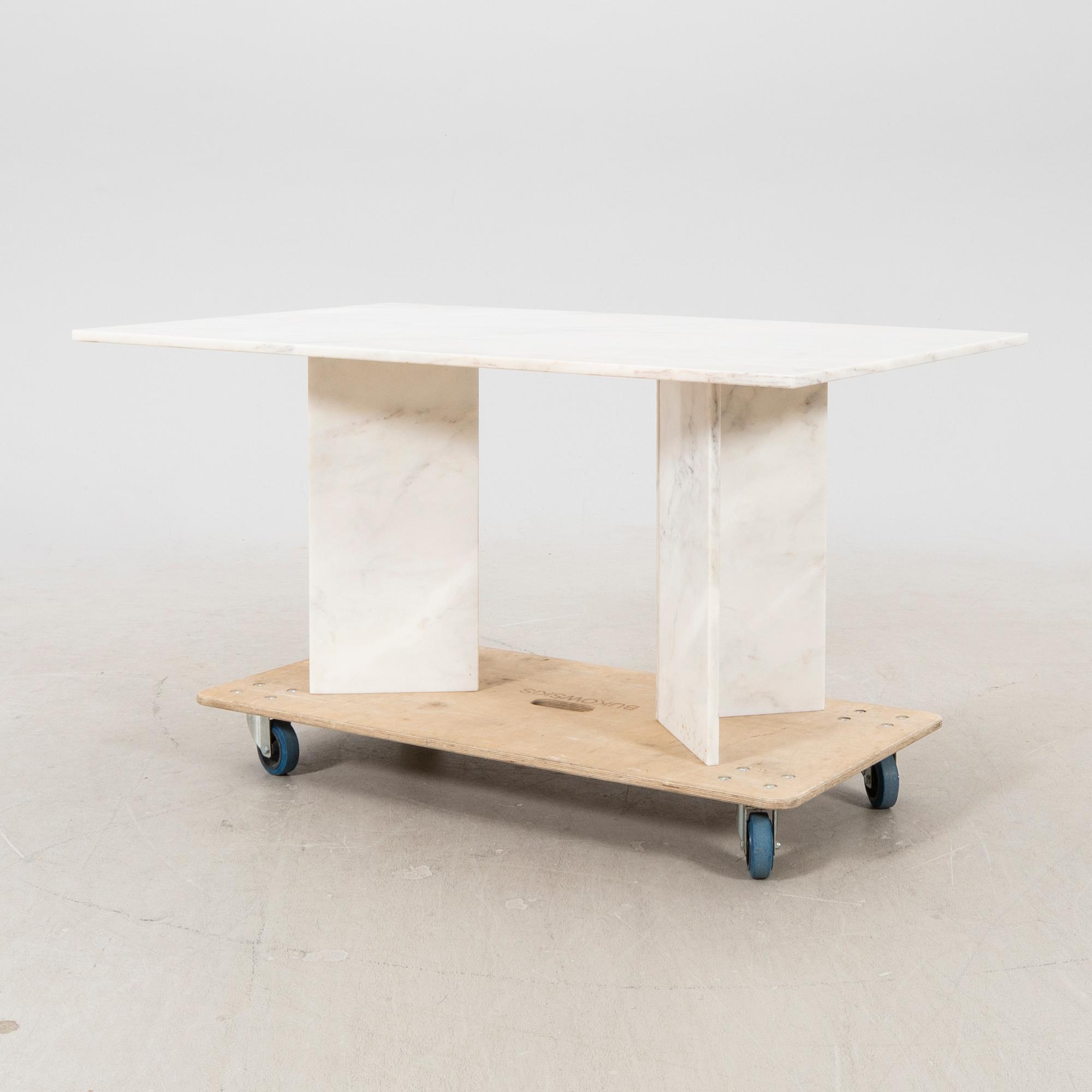 An Italien marble table second part of the 20th century.