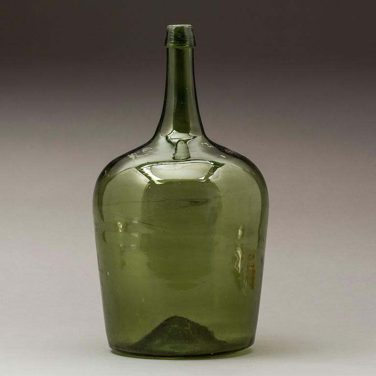 DAMEJEANNE, grön glasmassa, omkring 1800.