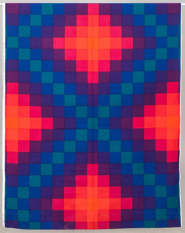 GARDINLÄNGD samt PROVBITAR, 3 st, bomullskretong, Verner Panton för Mira-X. 1970-tal.