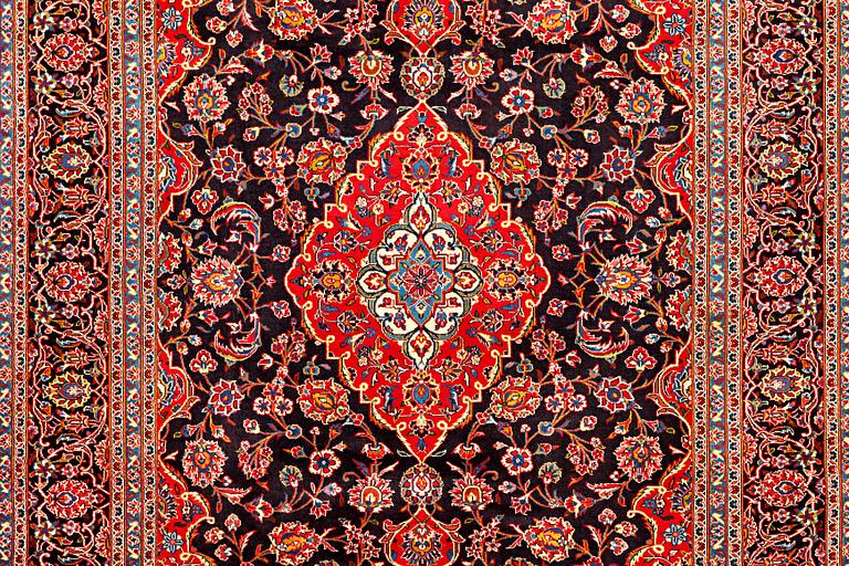 A Keshan carpet, c. 373 x 260 cm.