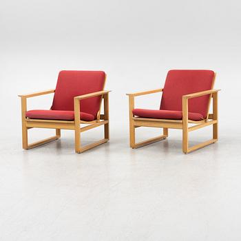 Børge Mogensen, a pair of model 2256 armchairs, Fredericia Möbelfabrik, 1970's/80's.