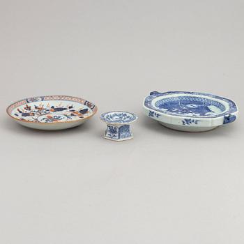 A blue and white hot water dish and a salt, an imari dish, Qing dynasty, 18th Century.